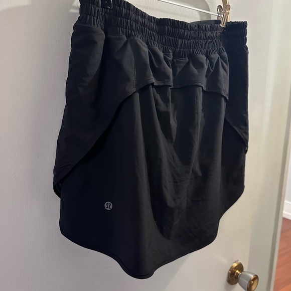 Lululemon Black Tennis Skirt Womens Black Size 10 Reflective Skort Athleisure - Picture 5 of 7